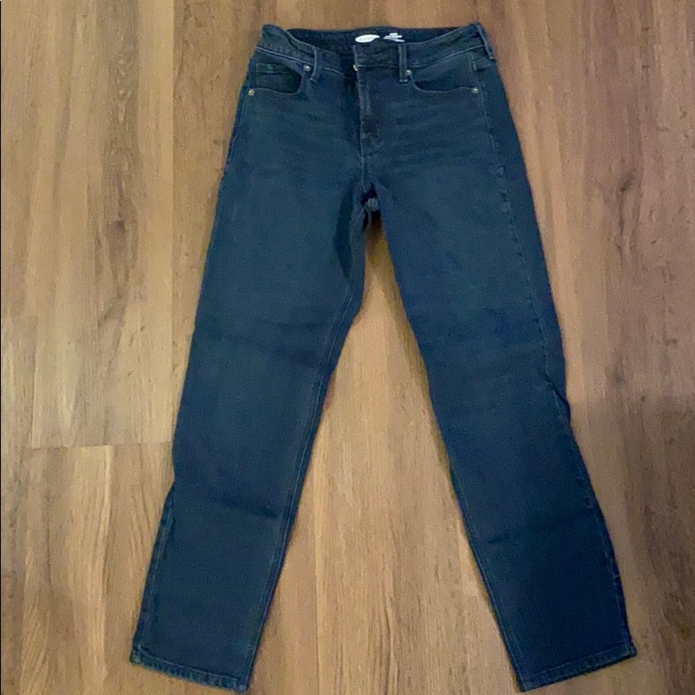 Women’s Size 2 Straight Leg Jeans - Never Worn!